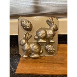 Nordic ware Cast-Aluminum Bunny cake Pan
